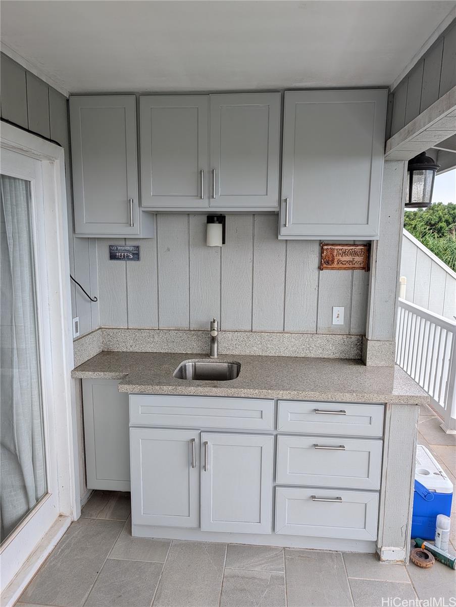 Photo 17 of 25