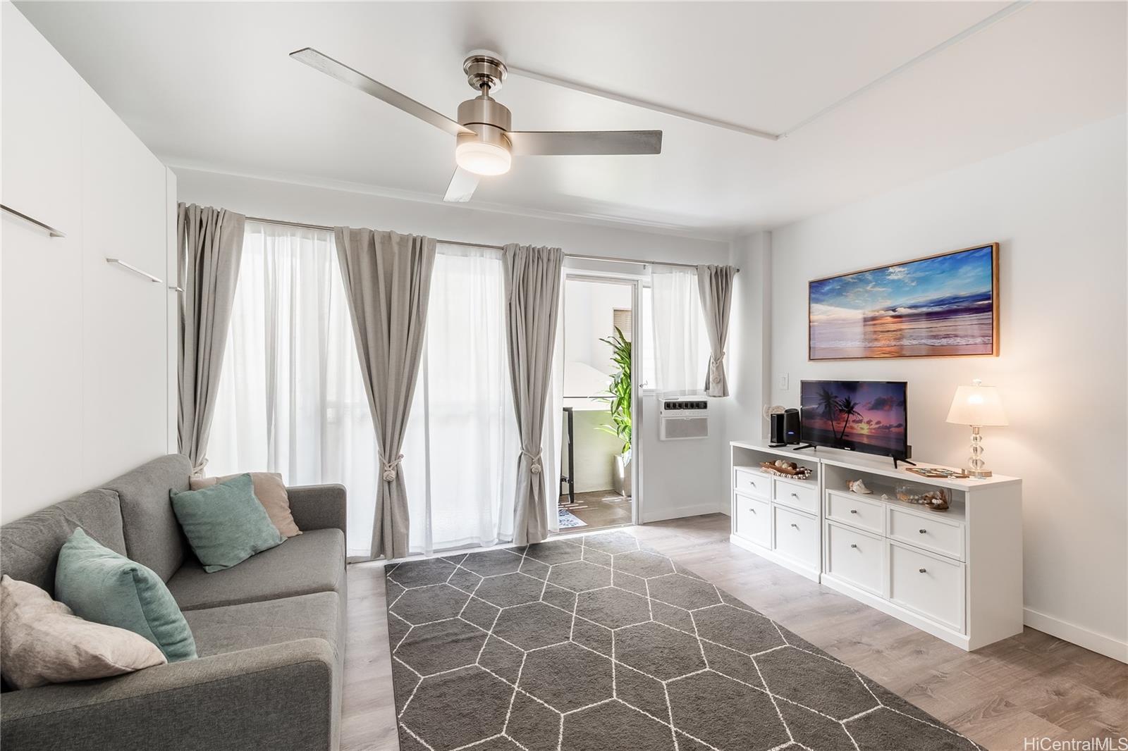 247 Beach Walk 303