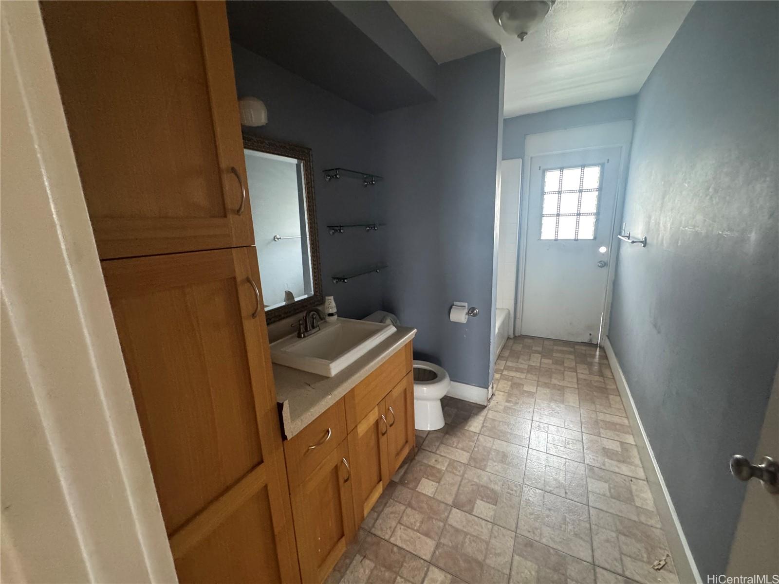 1516 Emerson Street  Unit 104