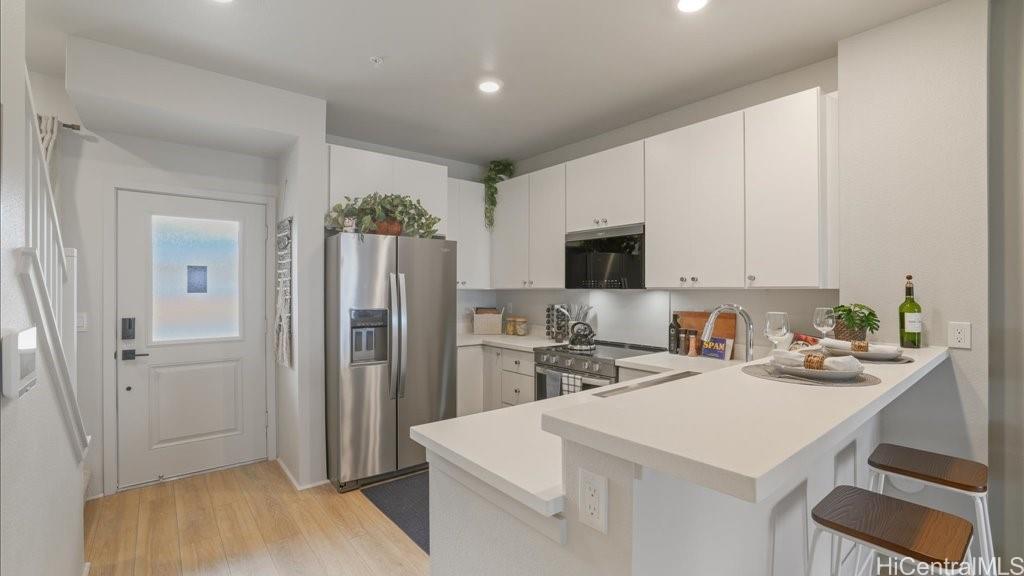 Photo 7 of 25