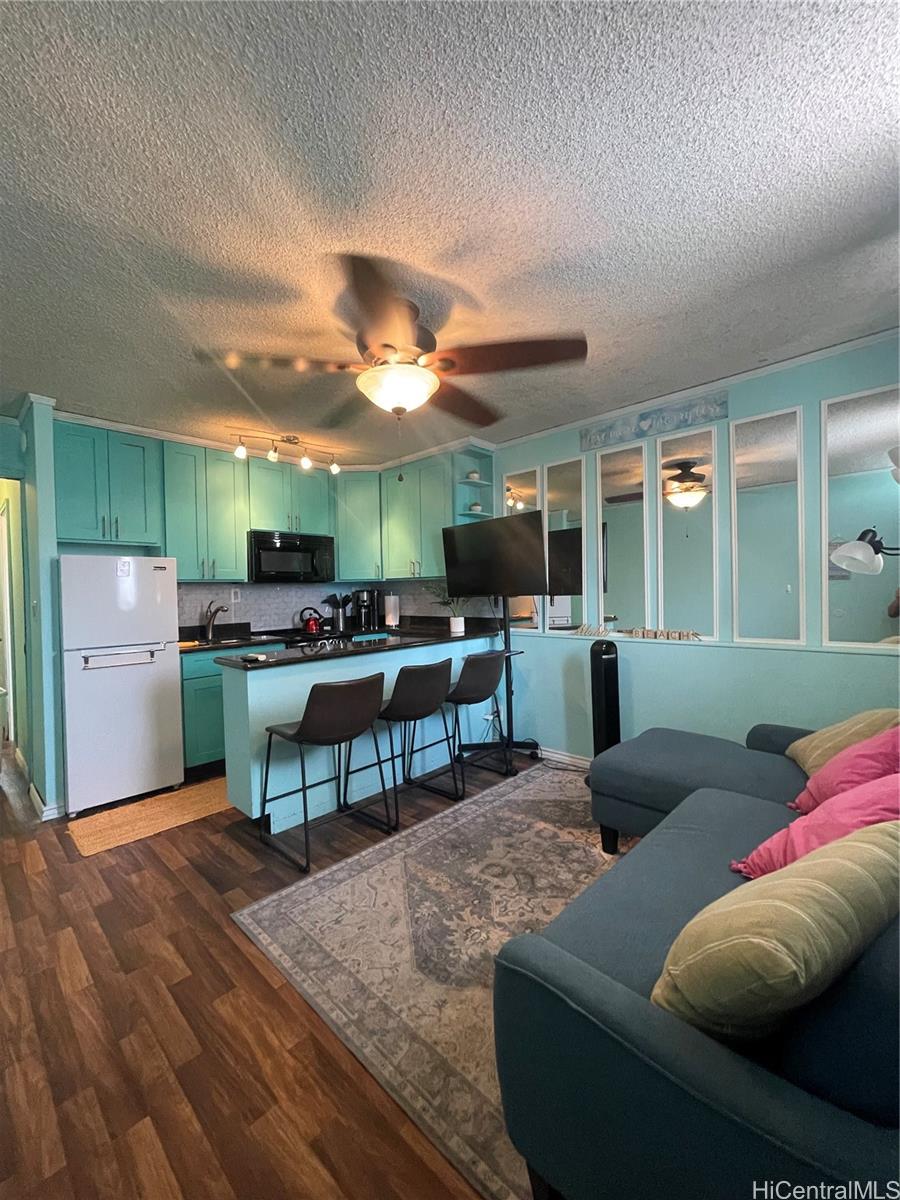 1863 Kaioo Drive 306