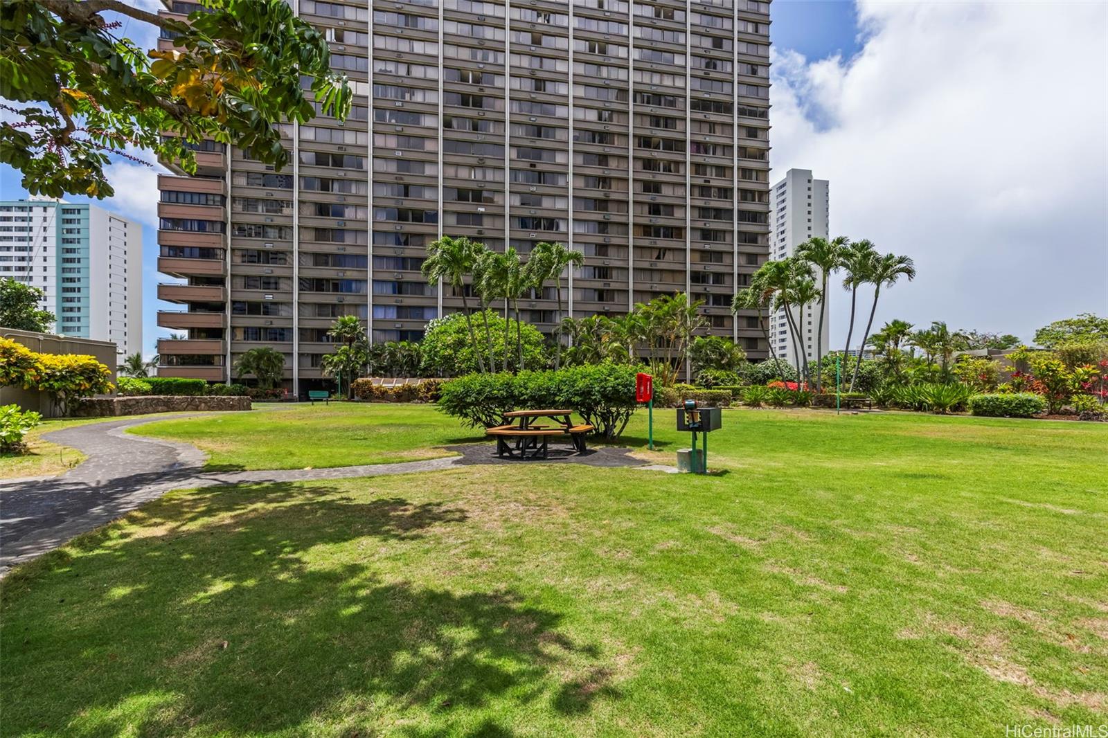 1255 Nuuanu Avenue  Unit 1913