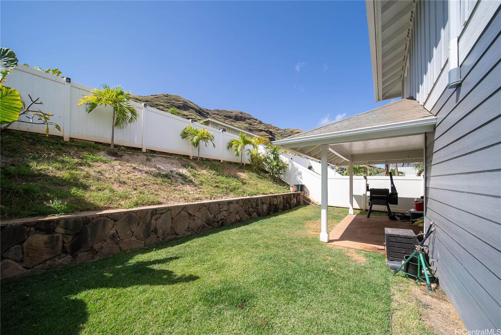 87-1041 Huamoa Street