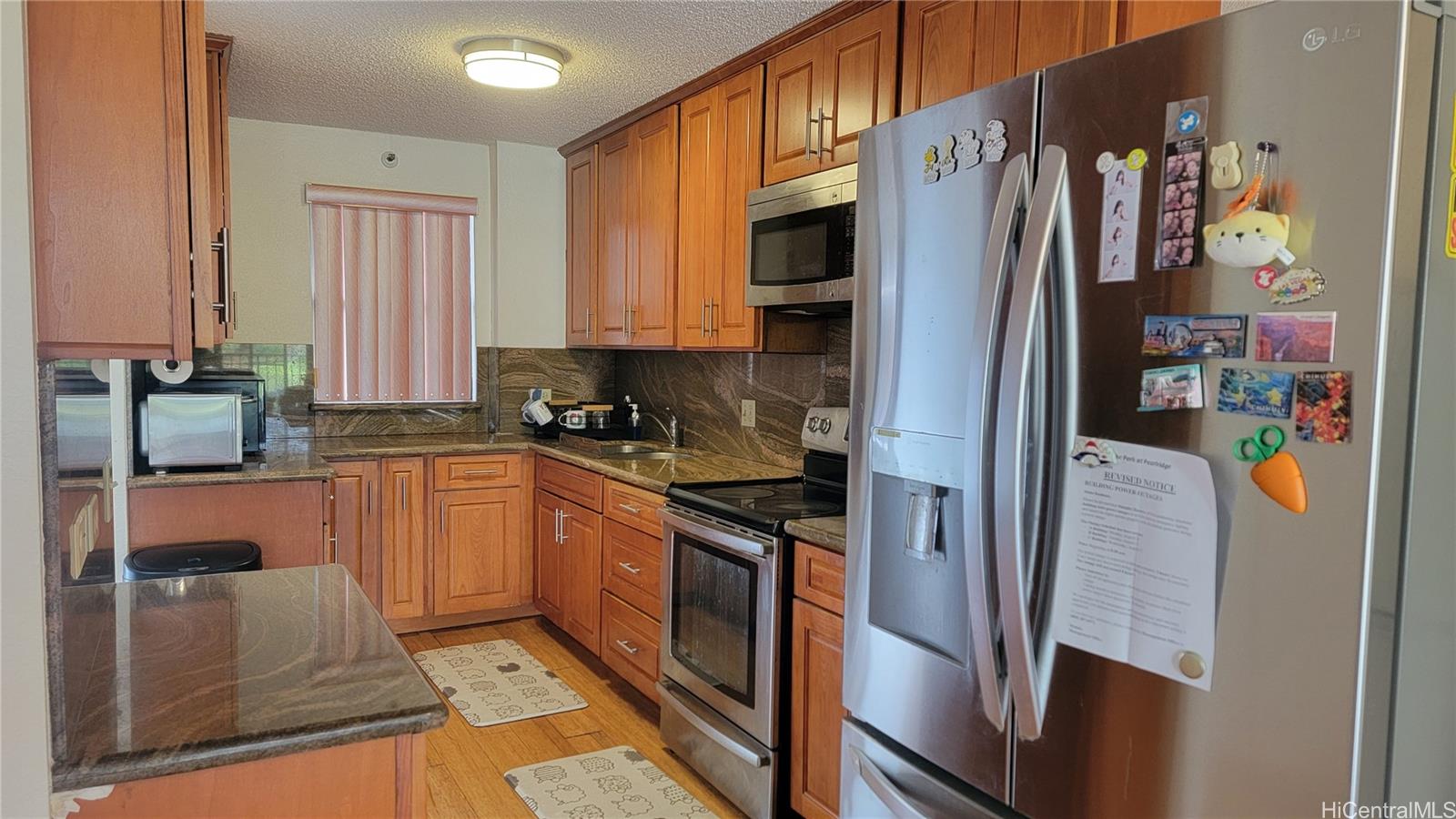 Photo 5 of 6