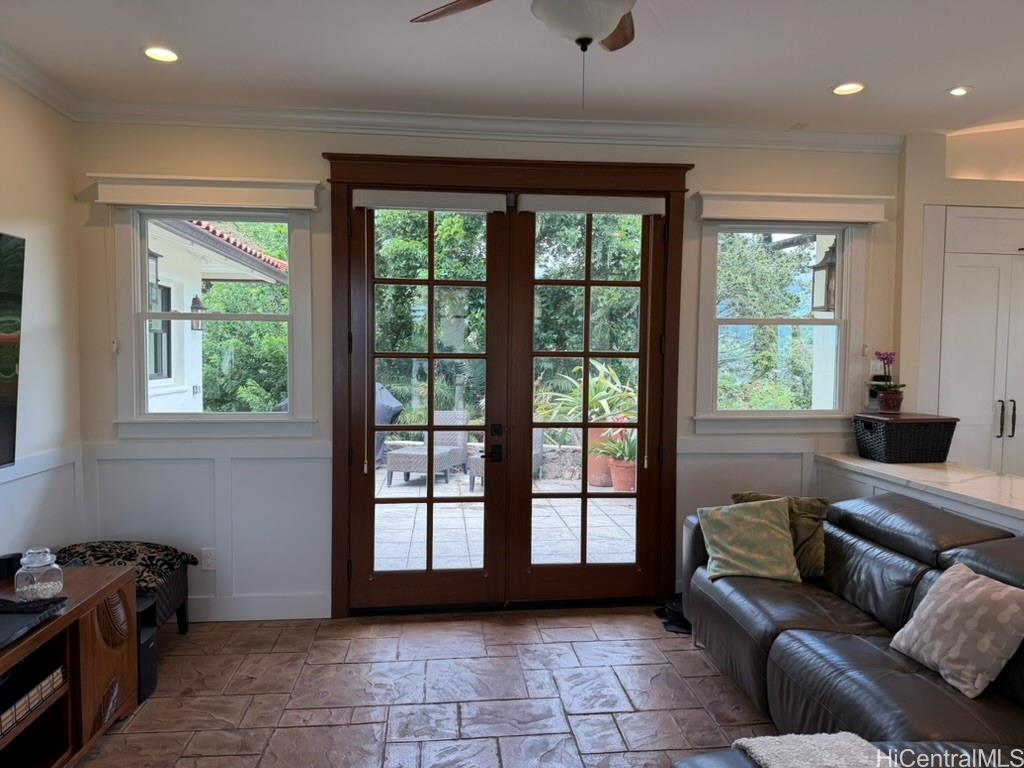 Photo 11 of 25