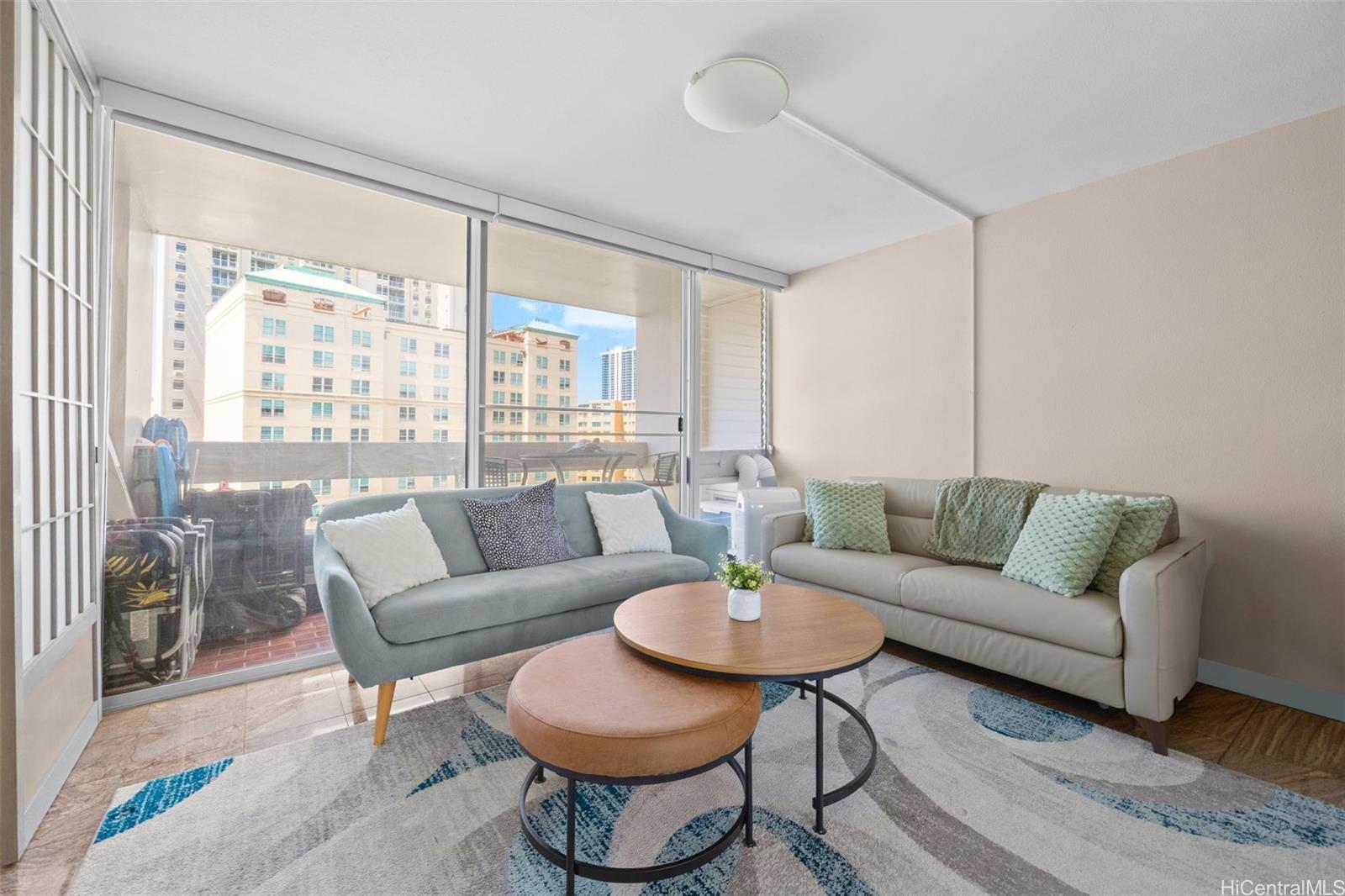 1212 Punahou Street  Unit 1008