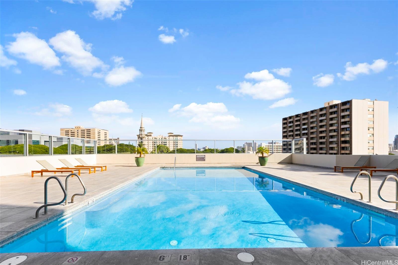 1212 Punahou Street  Unit 1008