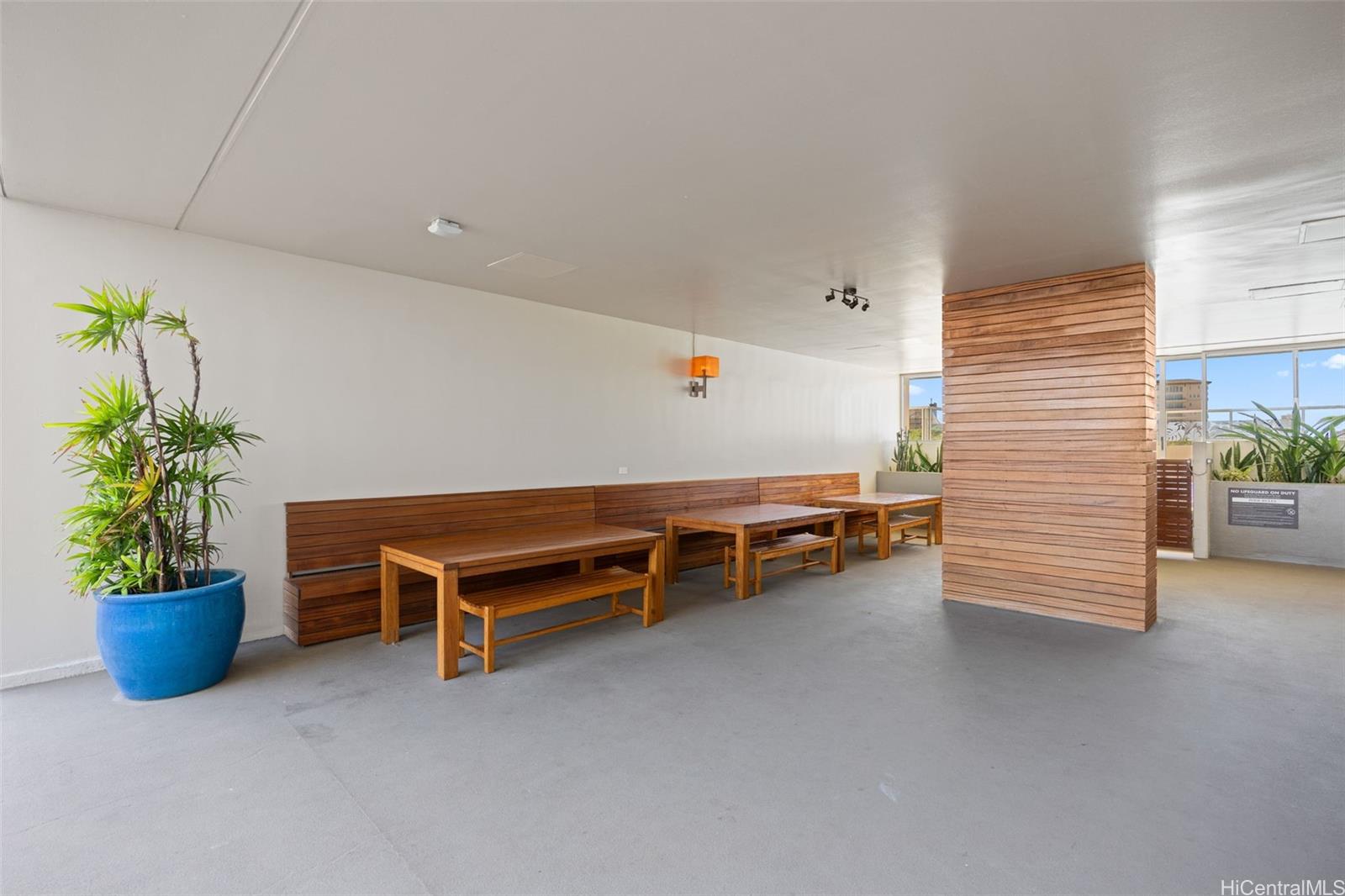 1212 Punahou Street  Unit 1008