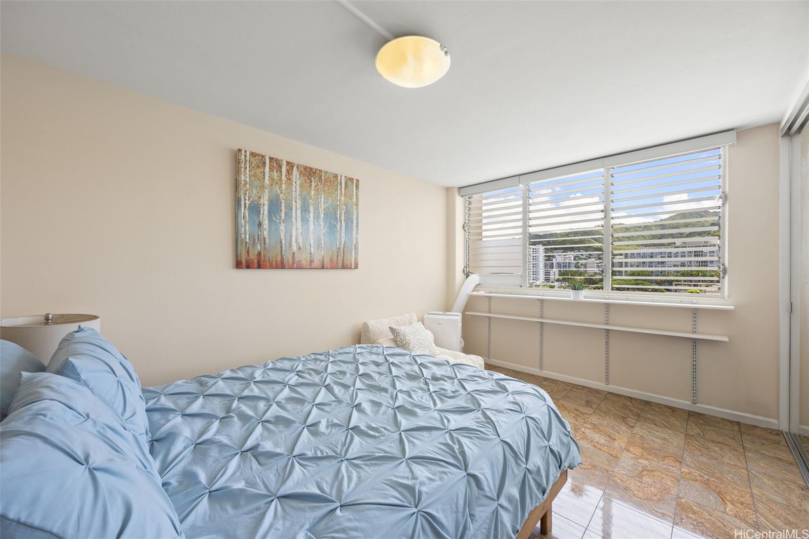 1212 Punahou Street  Unit 1008