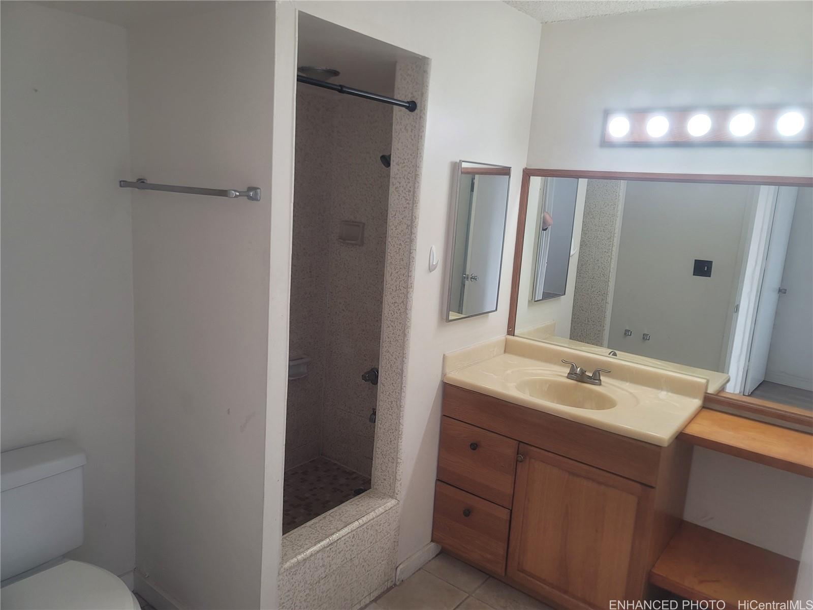 620 Mccully Street  Unit 808