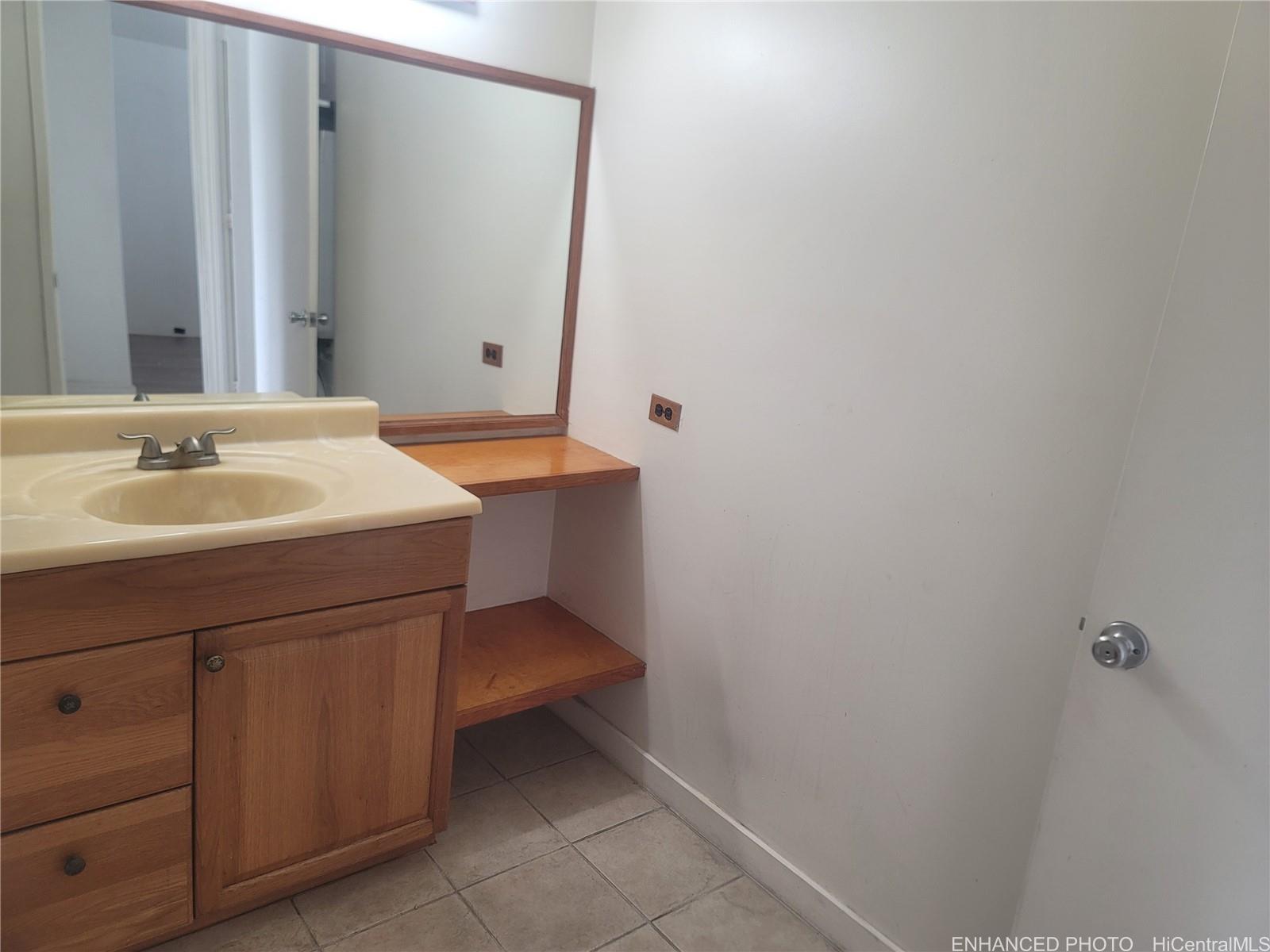 620 Mccully Street  Unit 808