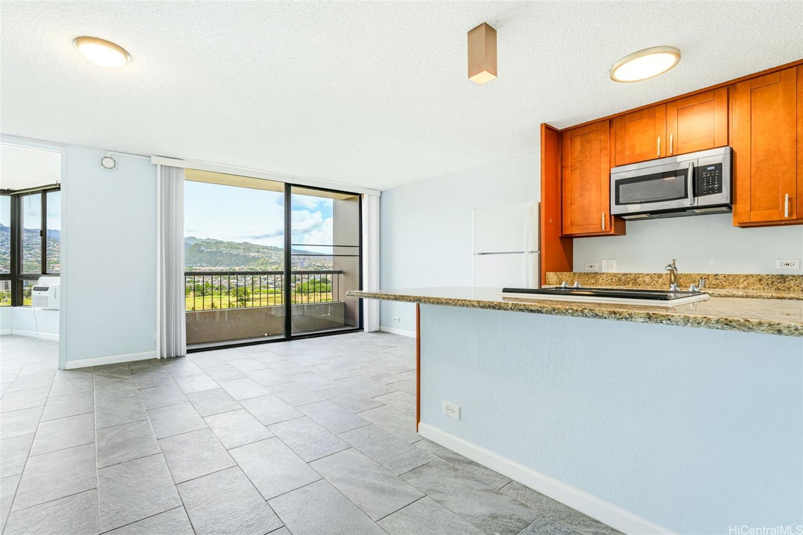 320 Liliuokalani Avenue 1504