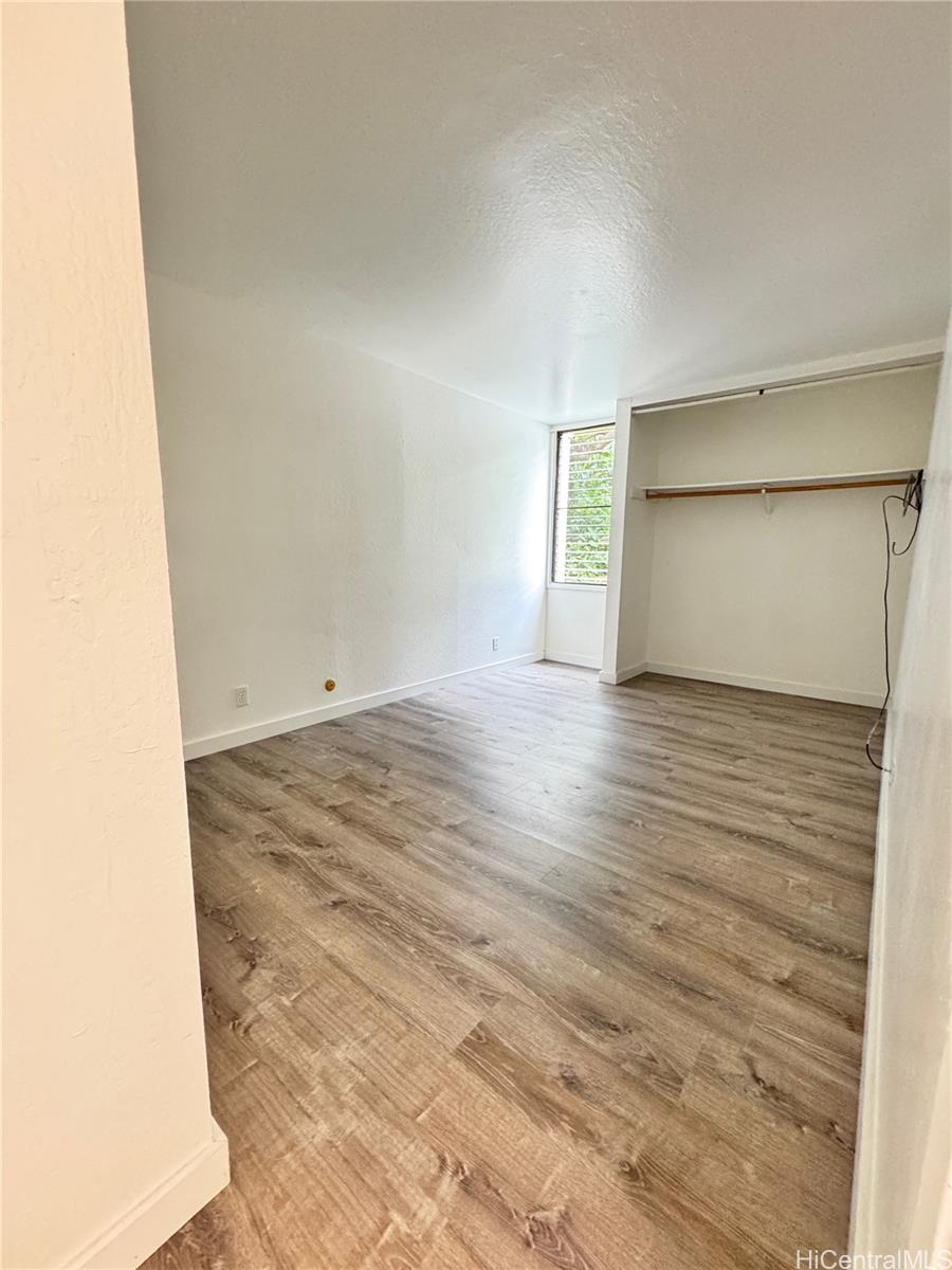 Photo 11 of 24
