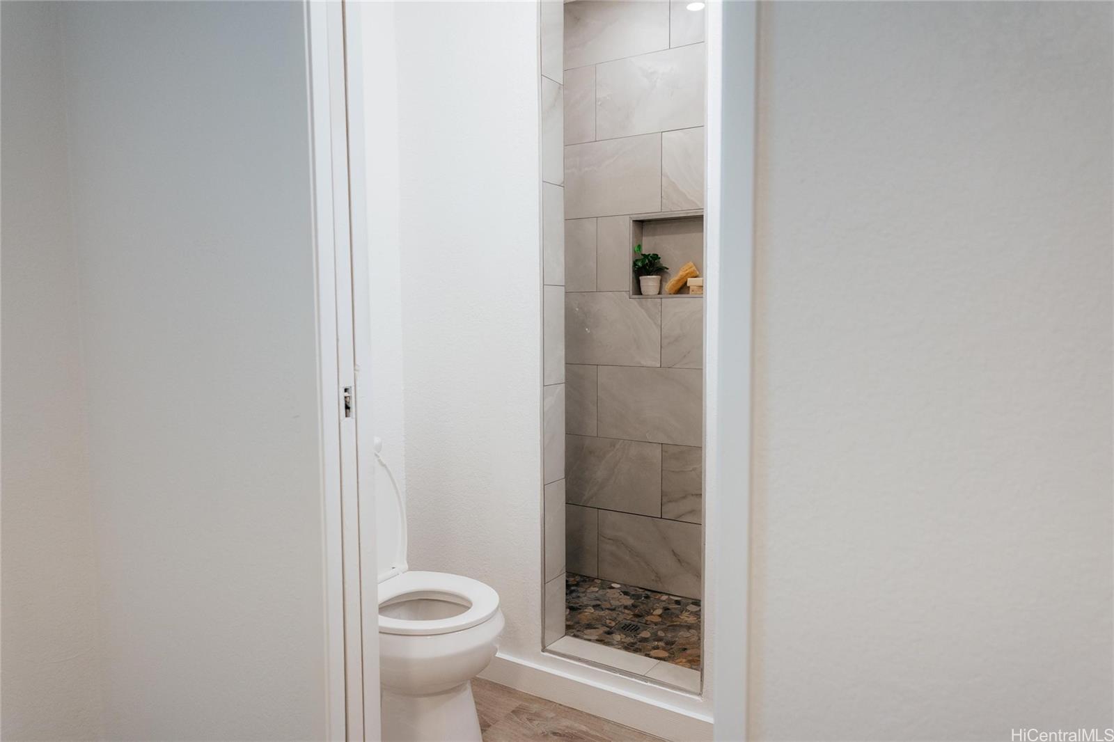 Photo 23 of 25