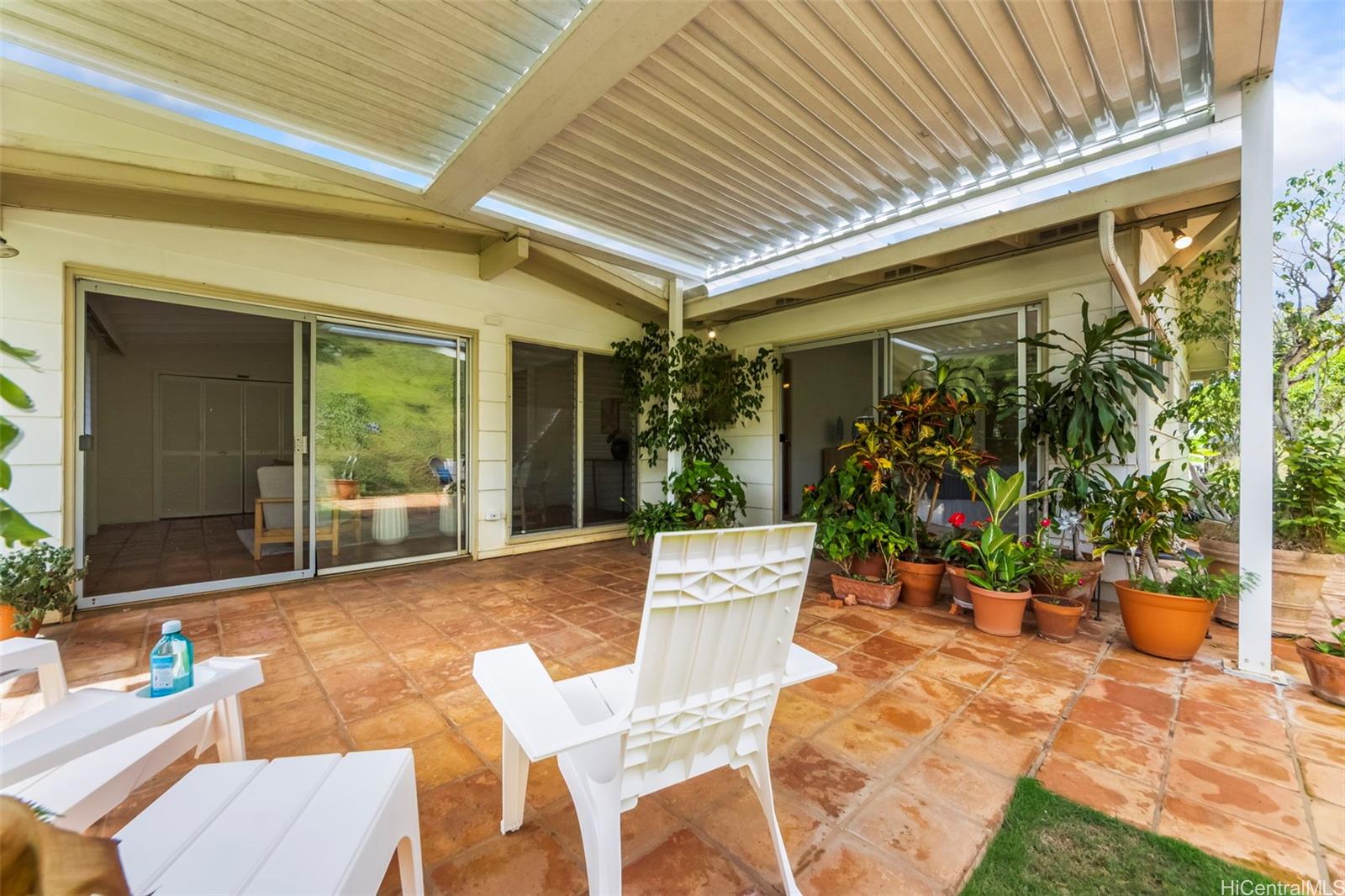 1567 Uluhaku Place