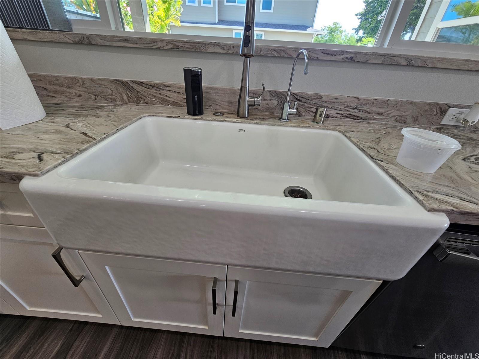 Photo 13 of 25