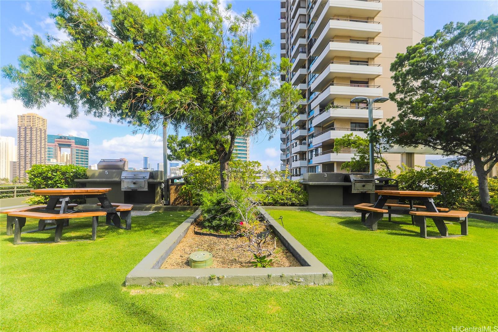 2333 Kapiolani Boulevard  Unit 2203