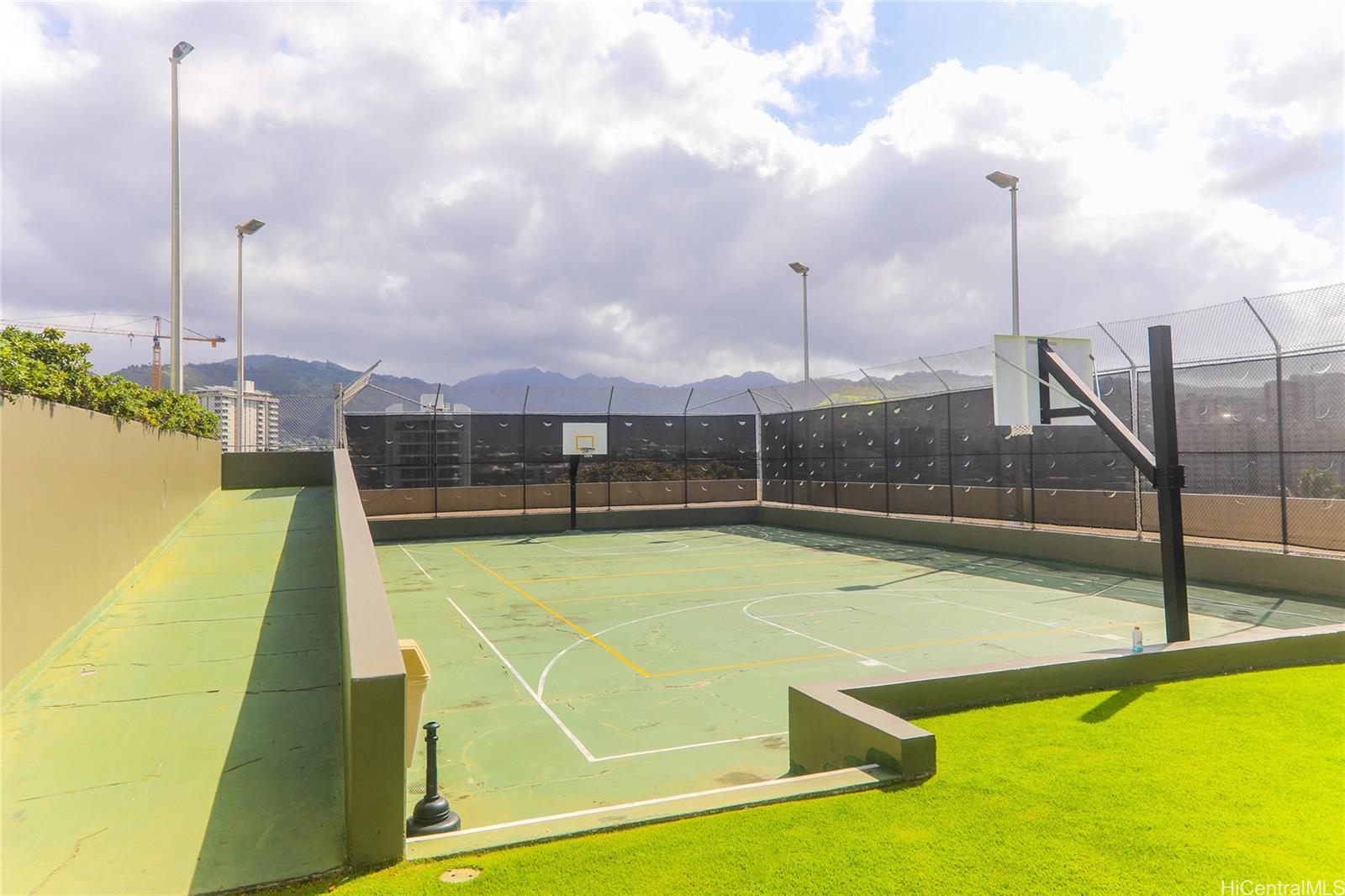 2333 Kapiolani Boulevard  Unit 2203