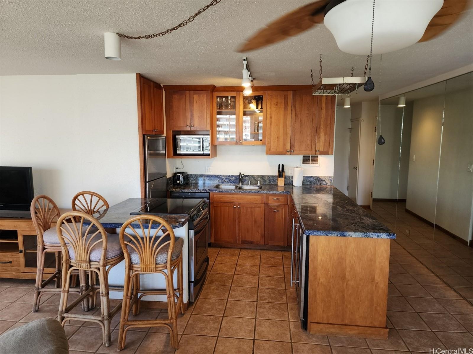 2115 Ala Wai Boulevard 901