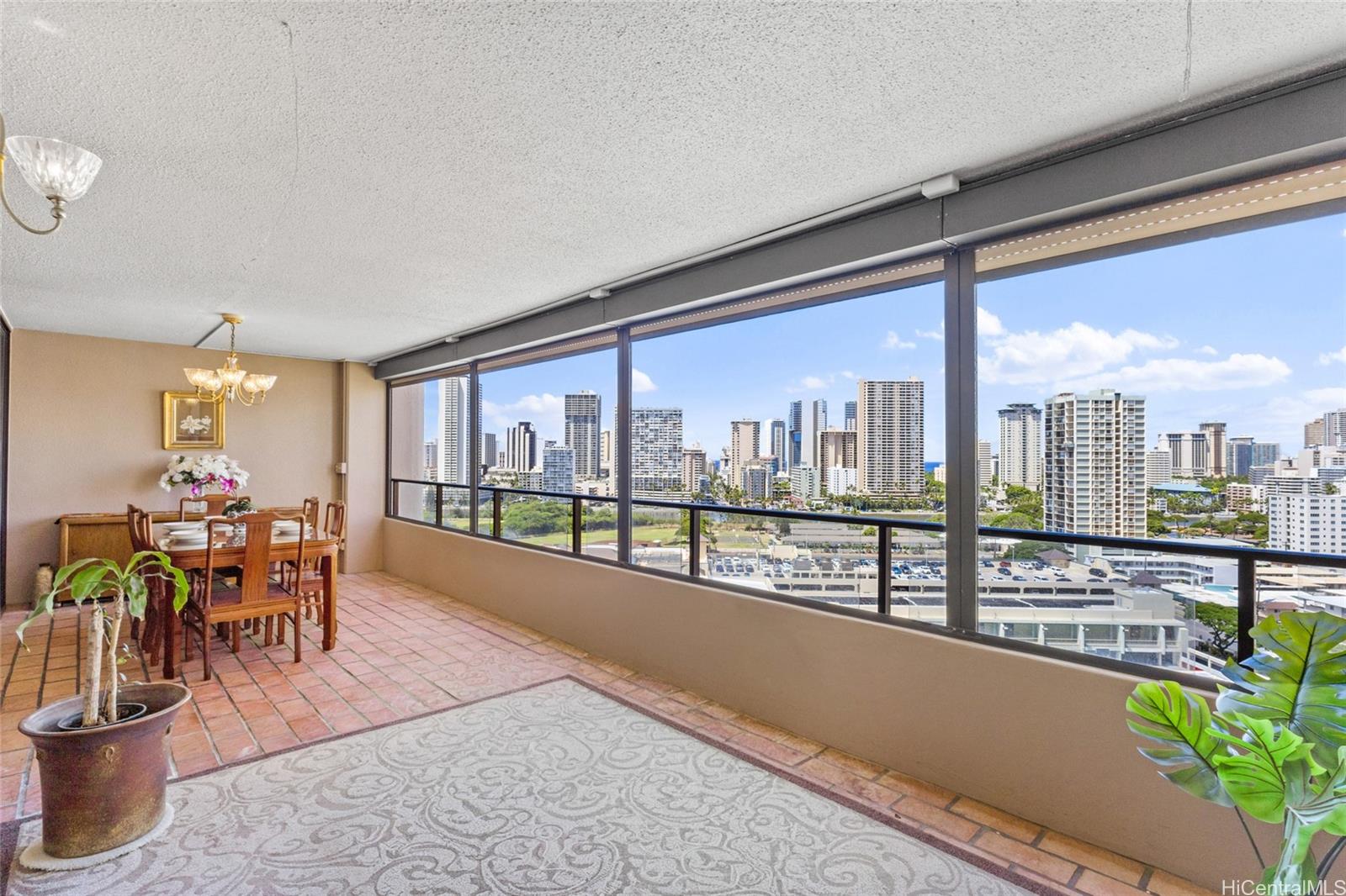 583 Kamoku Street DH1707