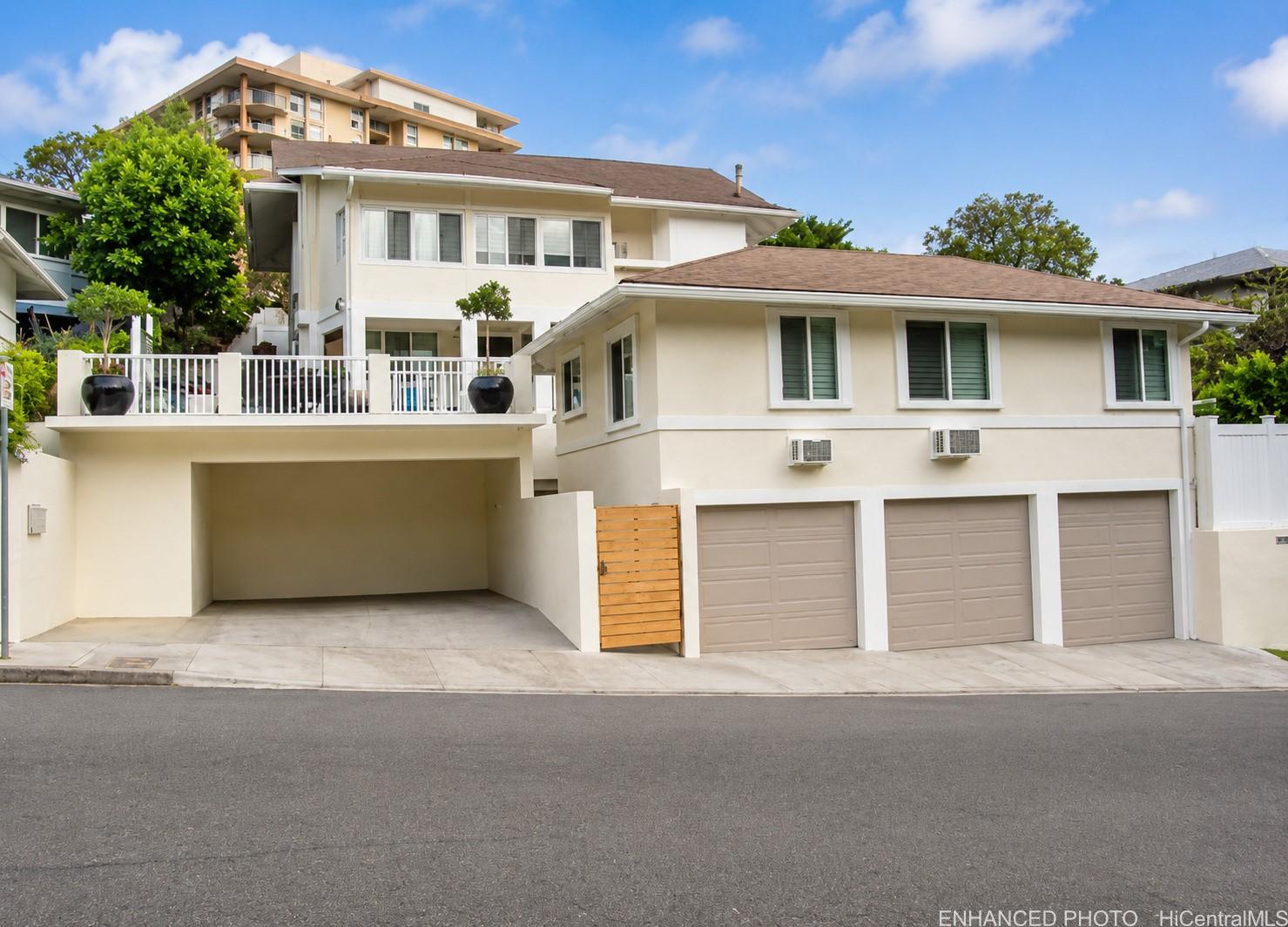 1559 Magazine Street