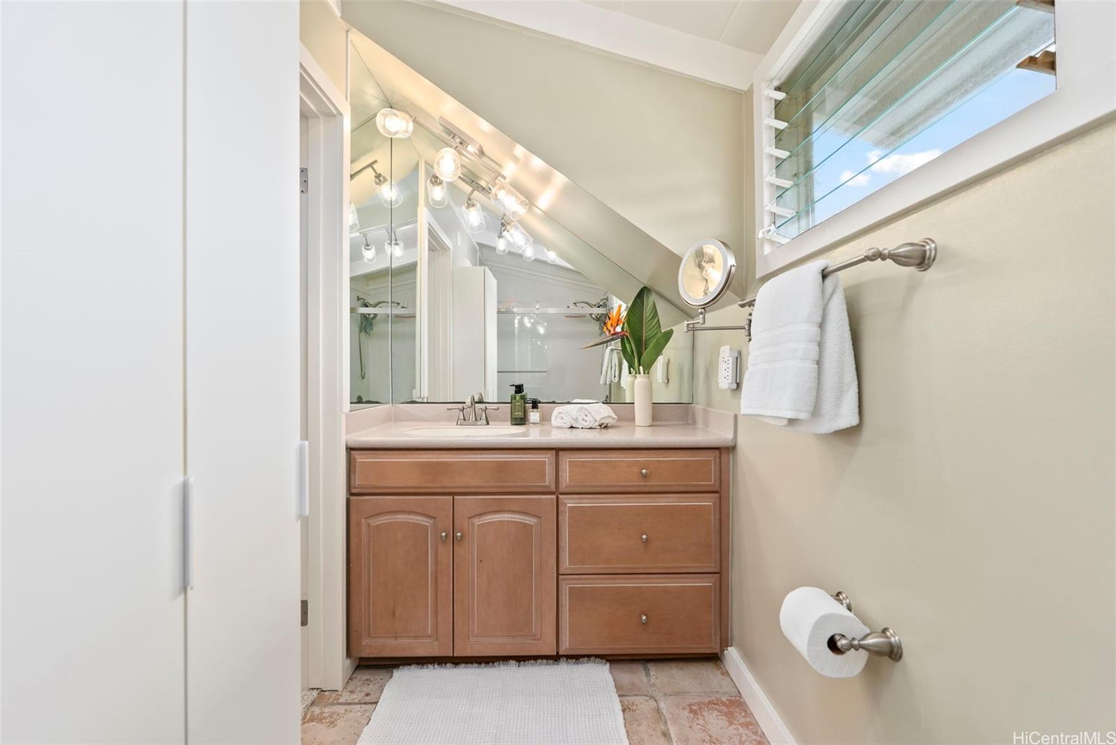 110 N Kalaheo Avenue  Unit B