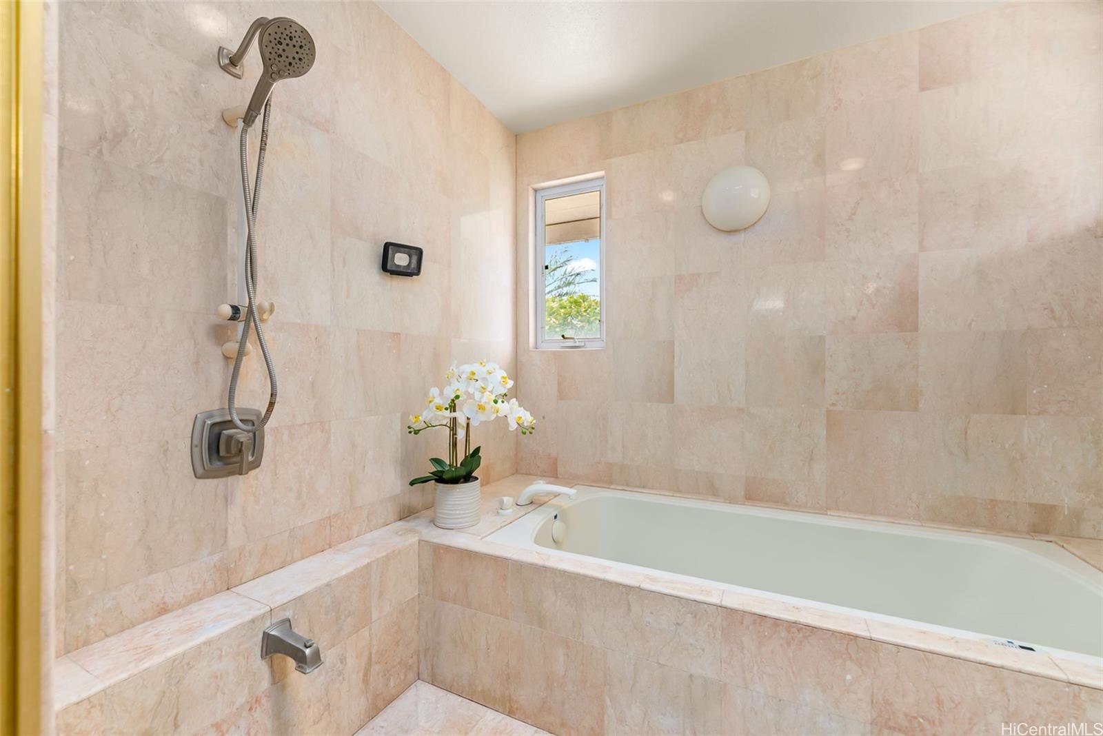 138 Kailuana Place