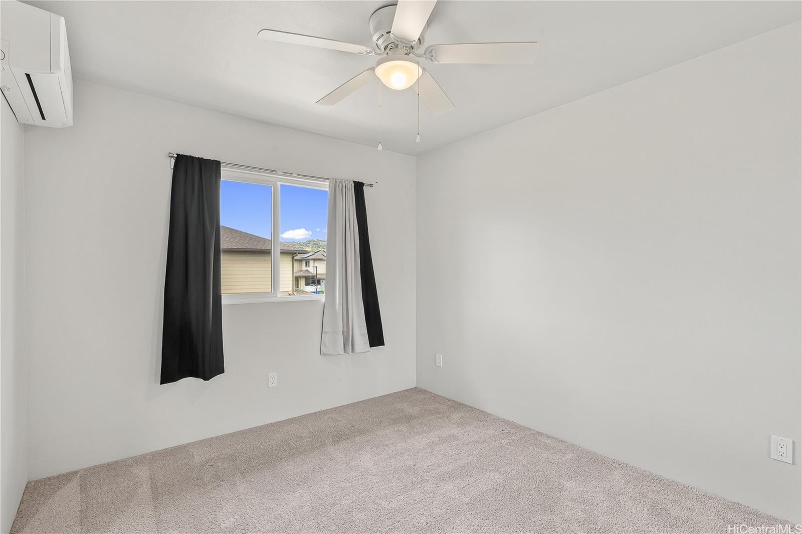 Photo 16 of 25