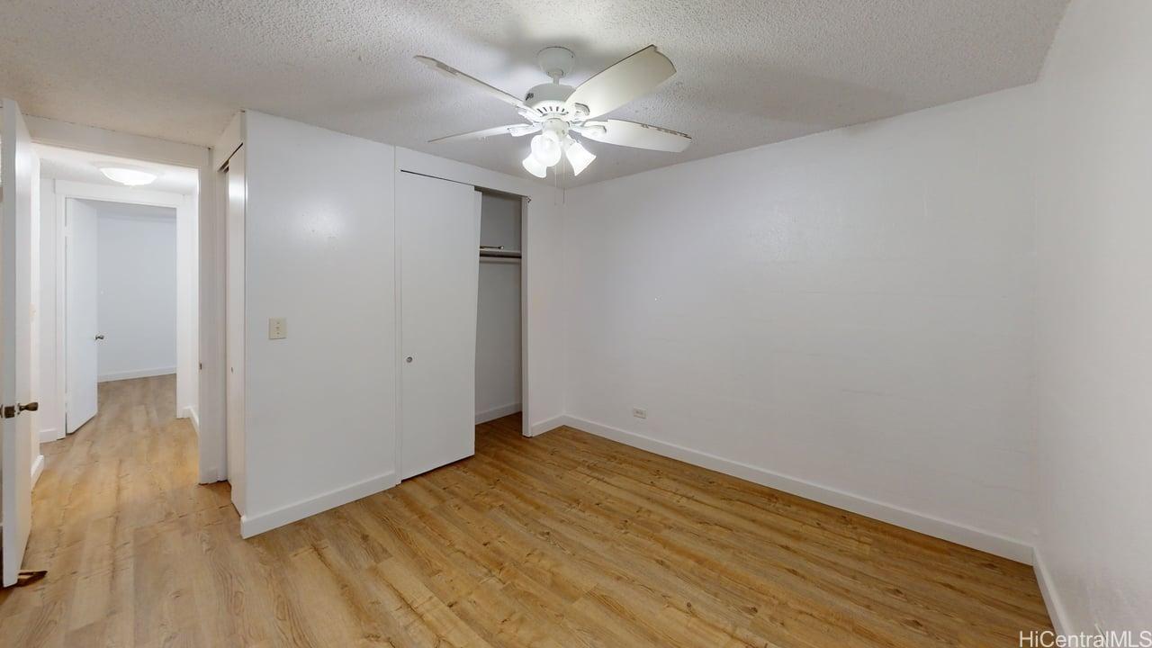 Photo 12 of 25