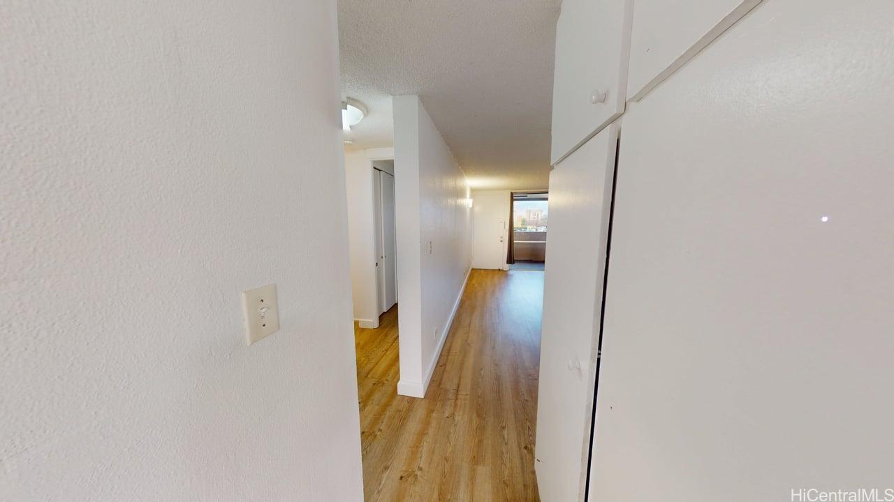 Photo 8 of 25