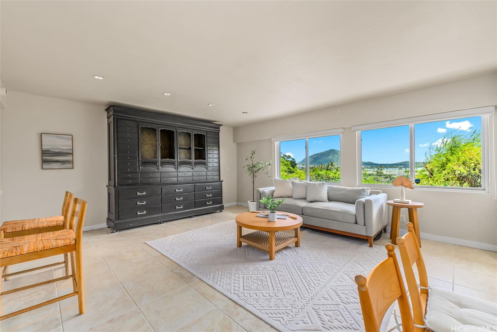 5864-F Kalanianaole Highway