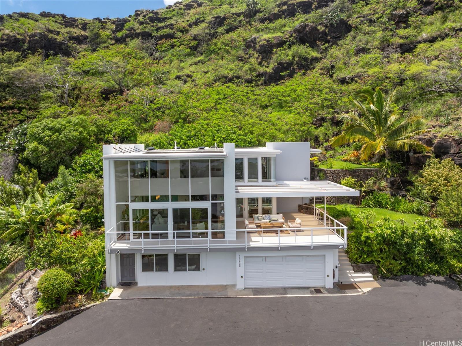 5864-F Kalanianaole Highway 5864-F Kalanianaole Highway