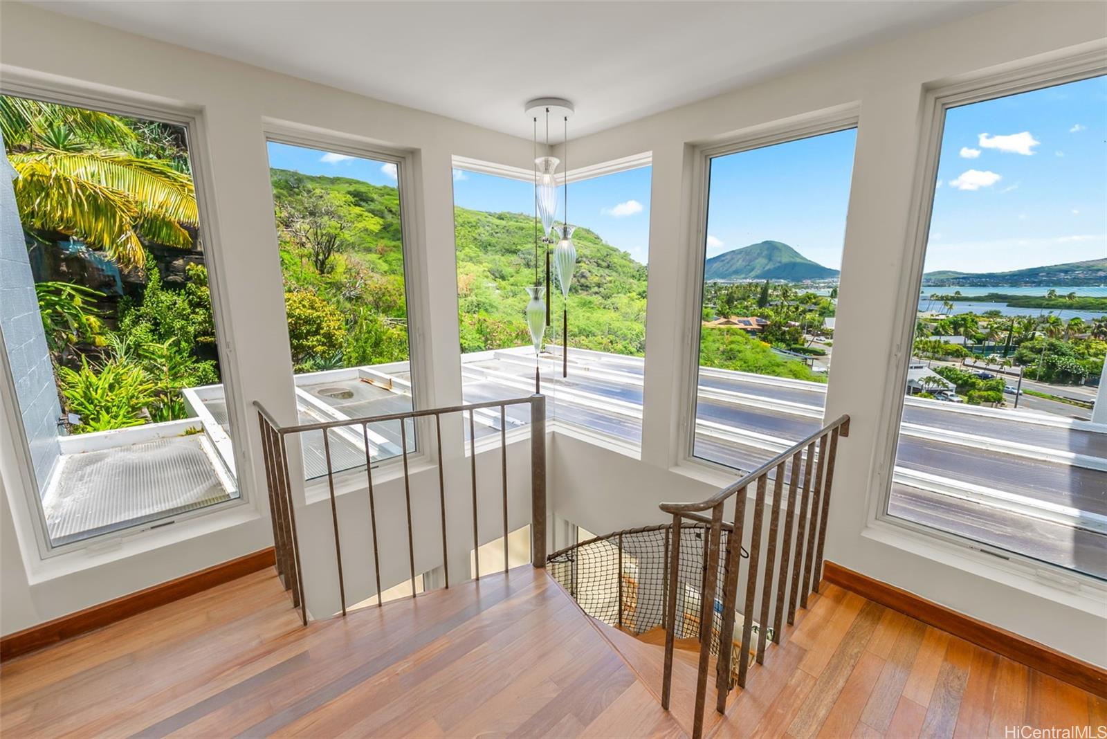 5864-F Kalanianaole Highway