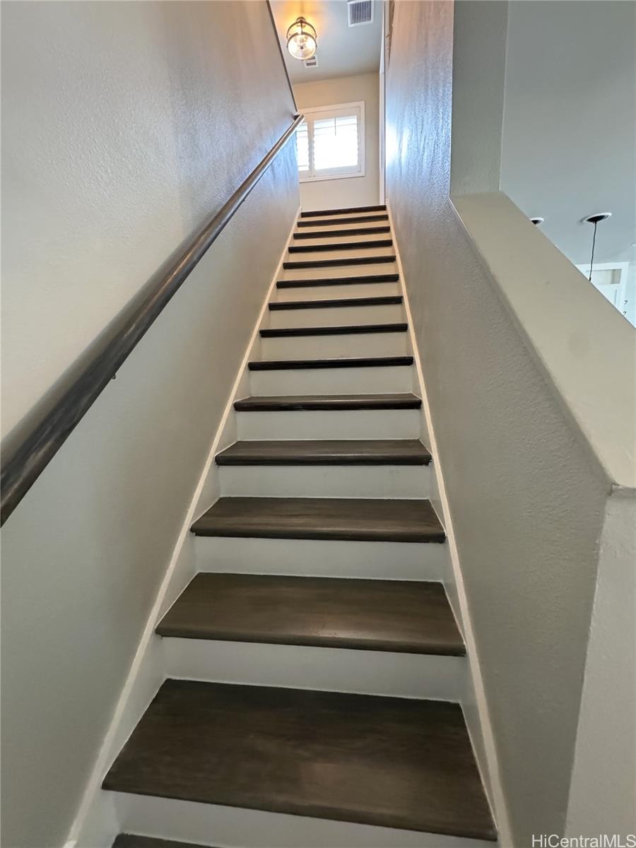 Photo 6 of 25