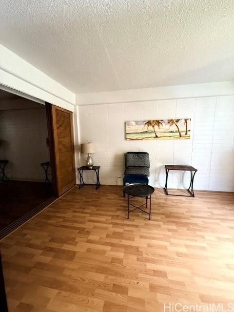 Photo 4 of 16