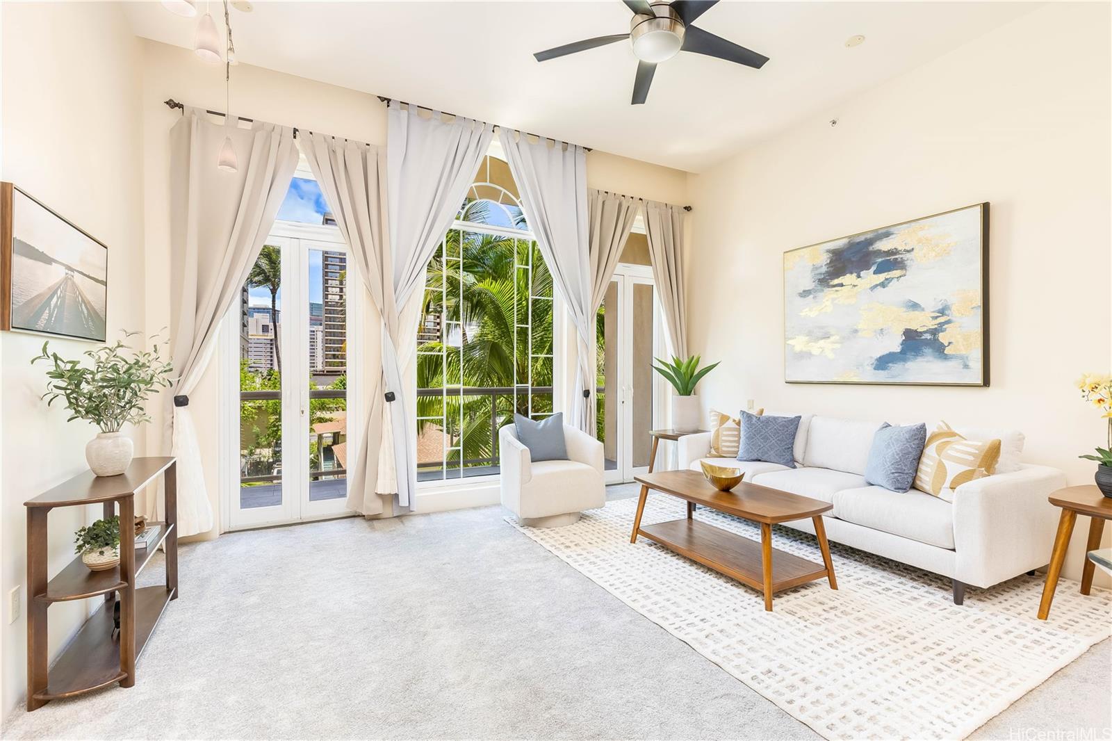 427 Launiu Street 405