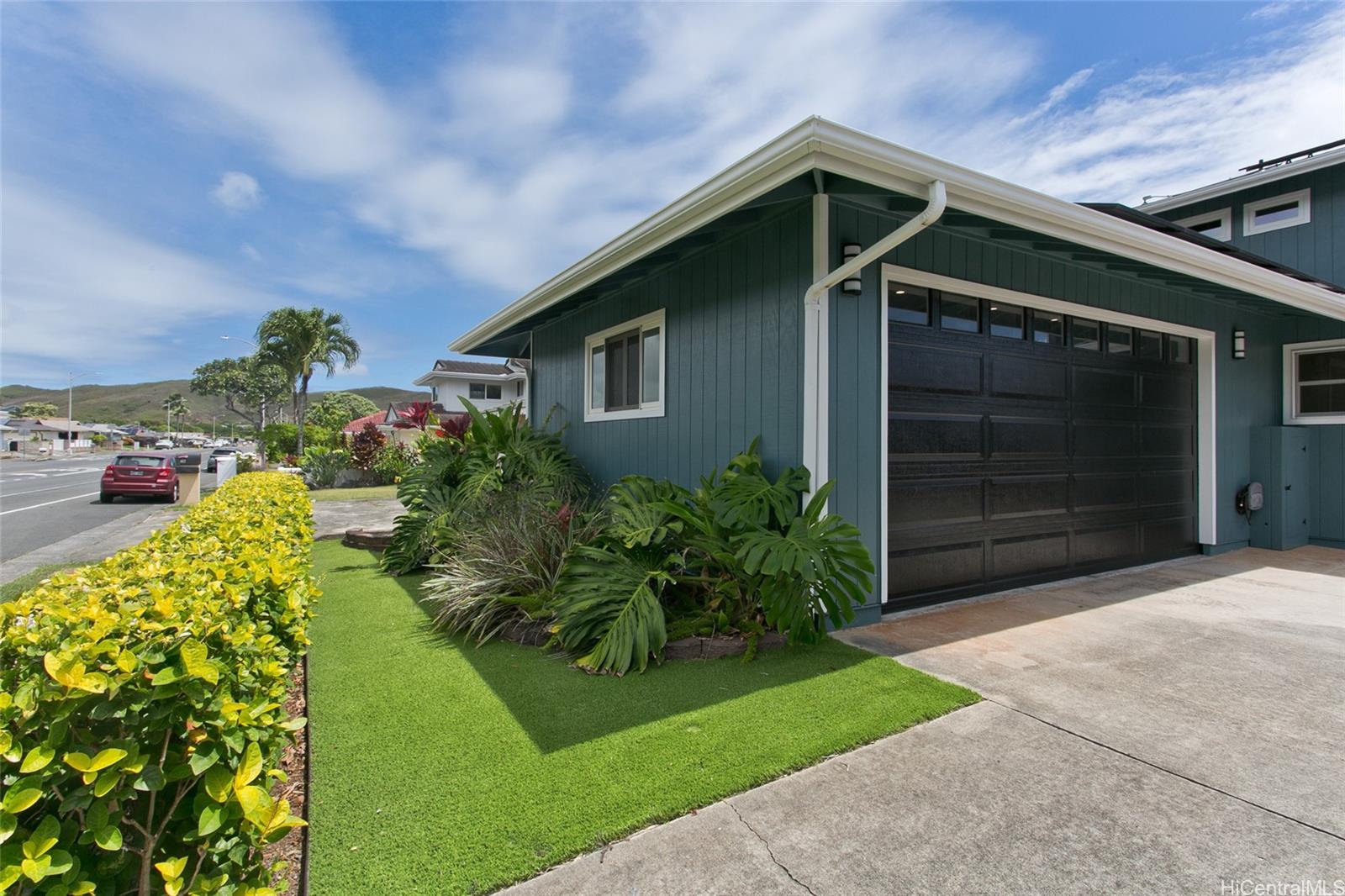 445 Keolu Drive 445 Keolu Drive