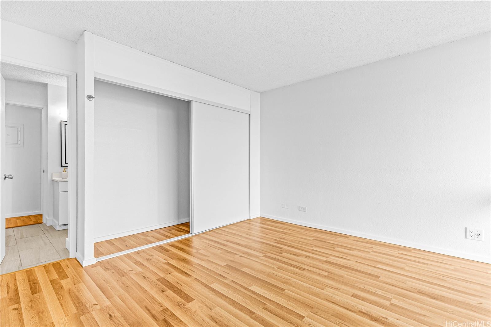 Photo 15 of 25