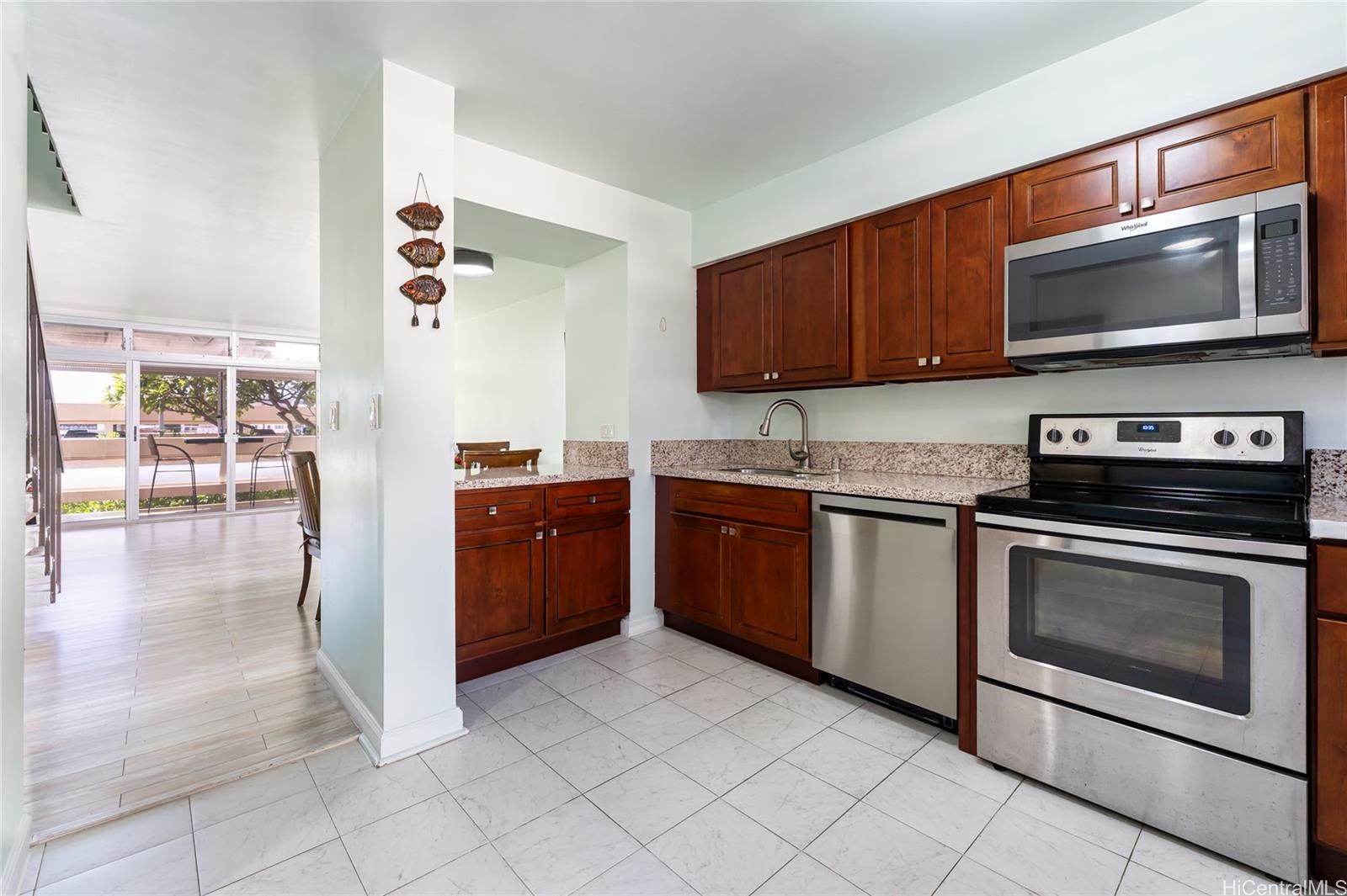 500 University Avenue 320