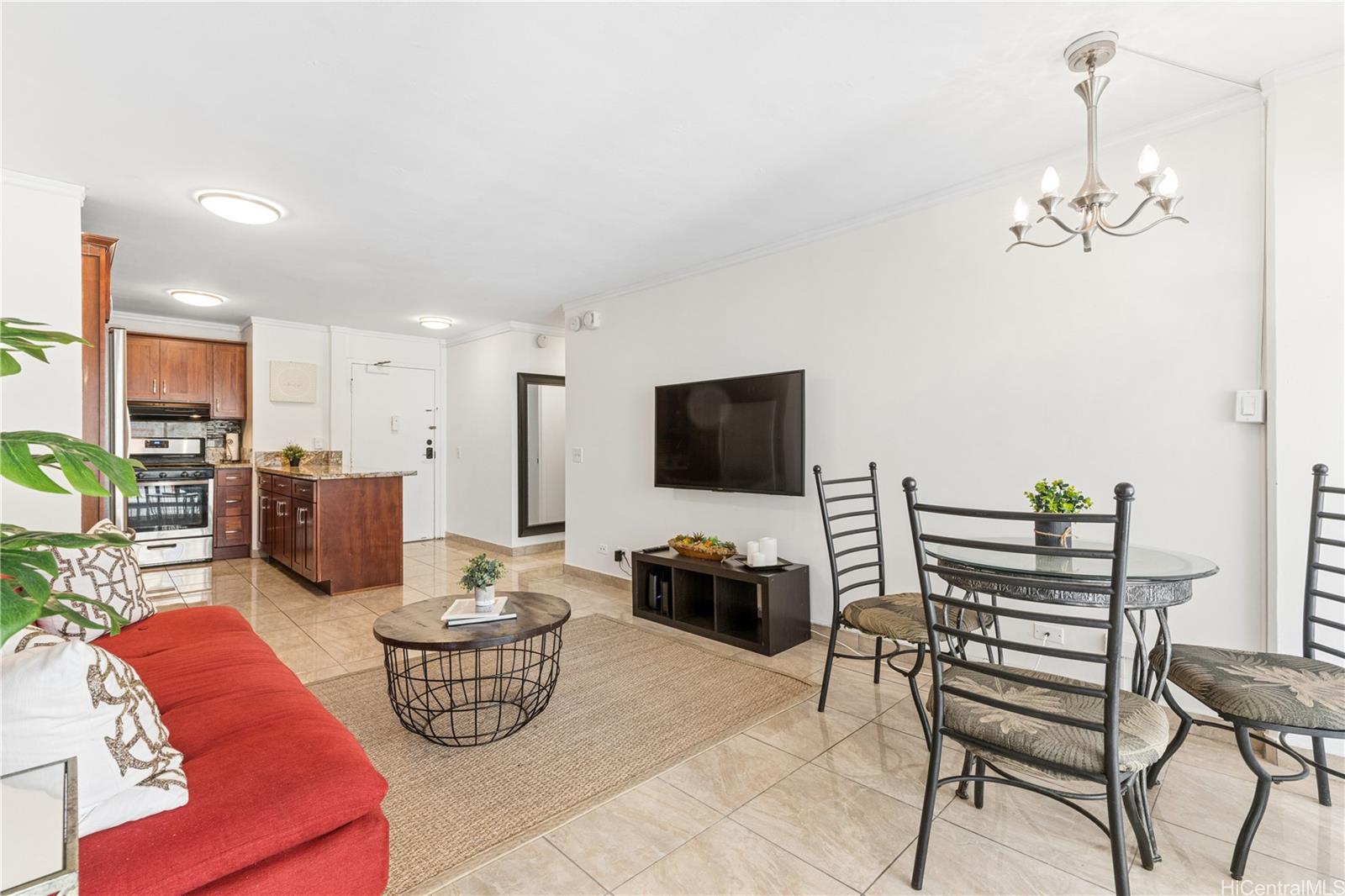 2465 Kuhio Avenue 304