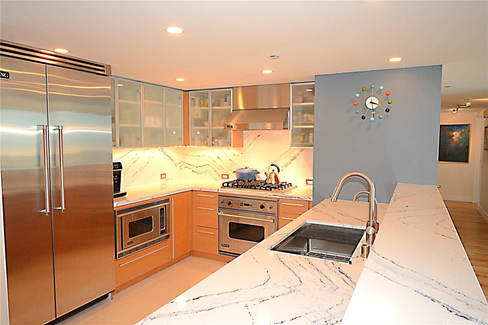 1177 Queen Street 4408