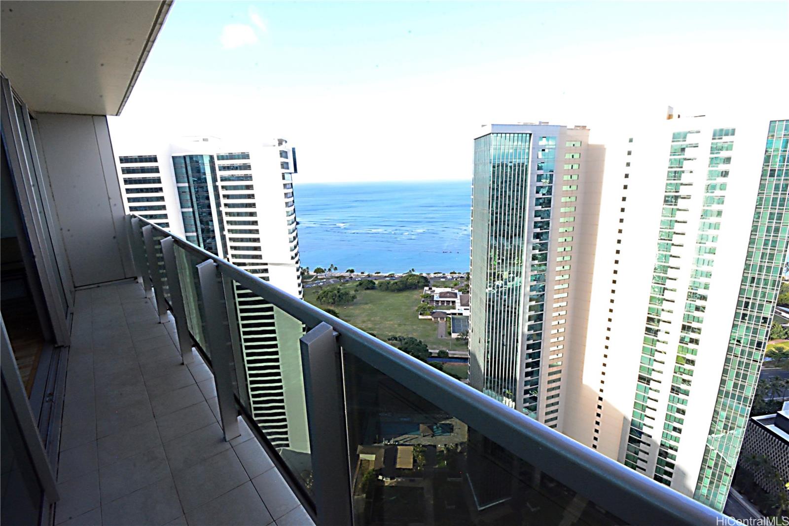 Photo 7 of 25