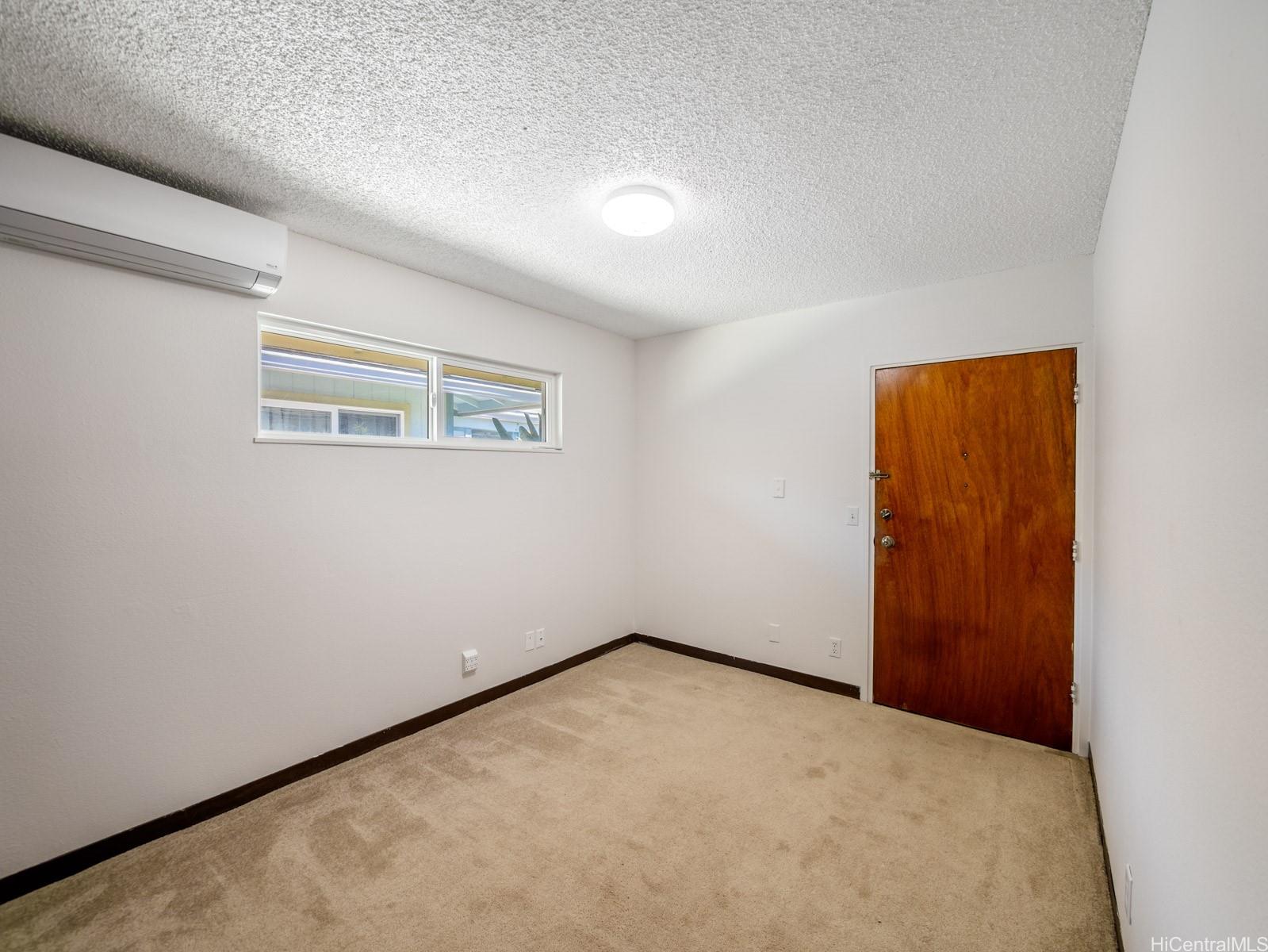 Photo 18 of 25