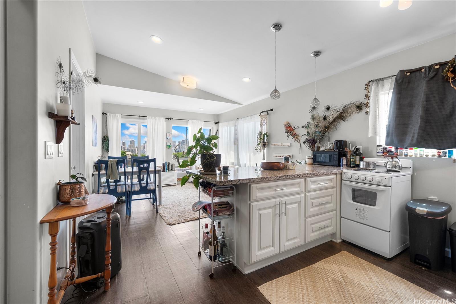 2243 Sea View Avenue