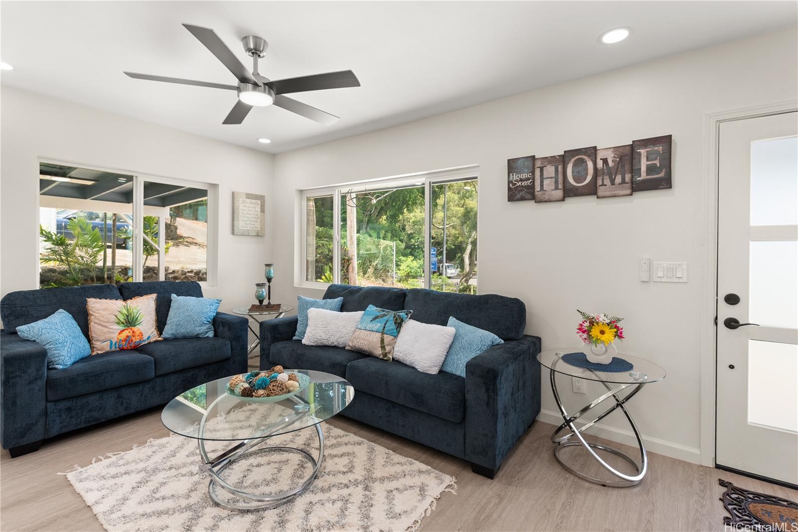 Photo 8 of 25