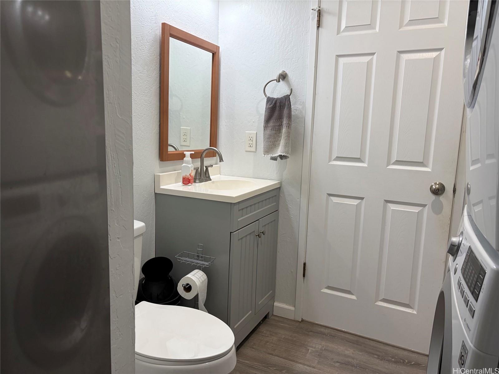 Photo 9 of 25