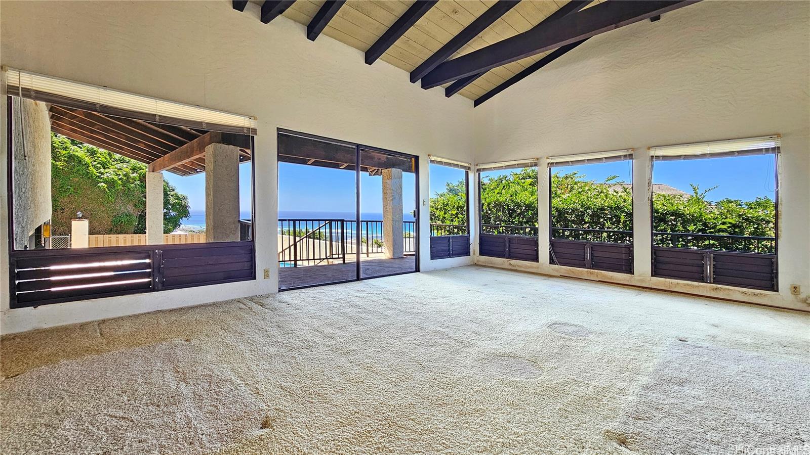 Photo 6 of 25