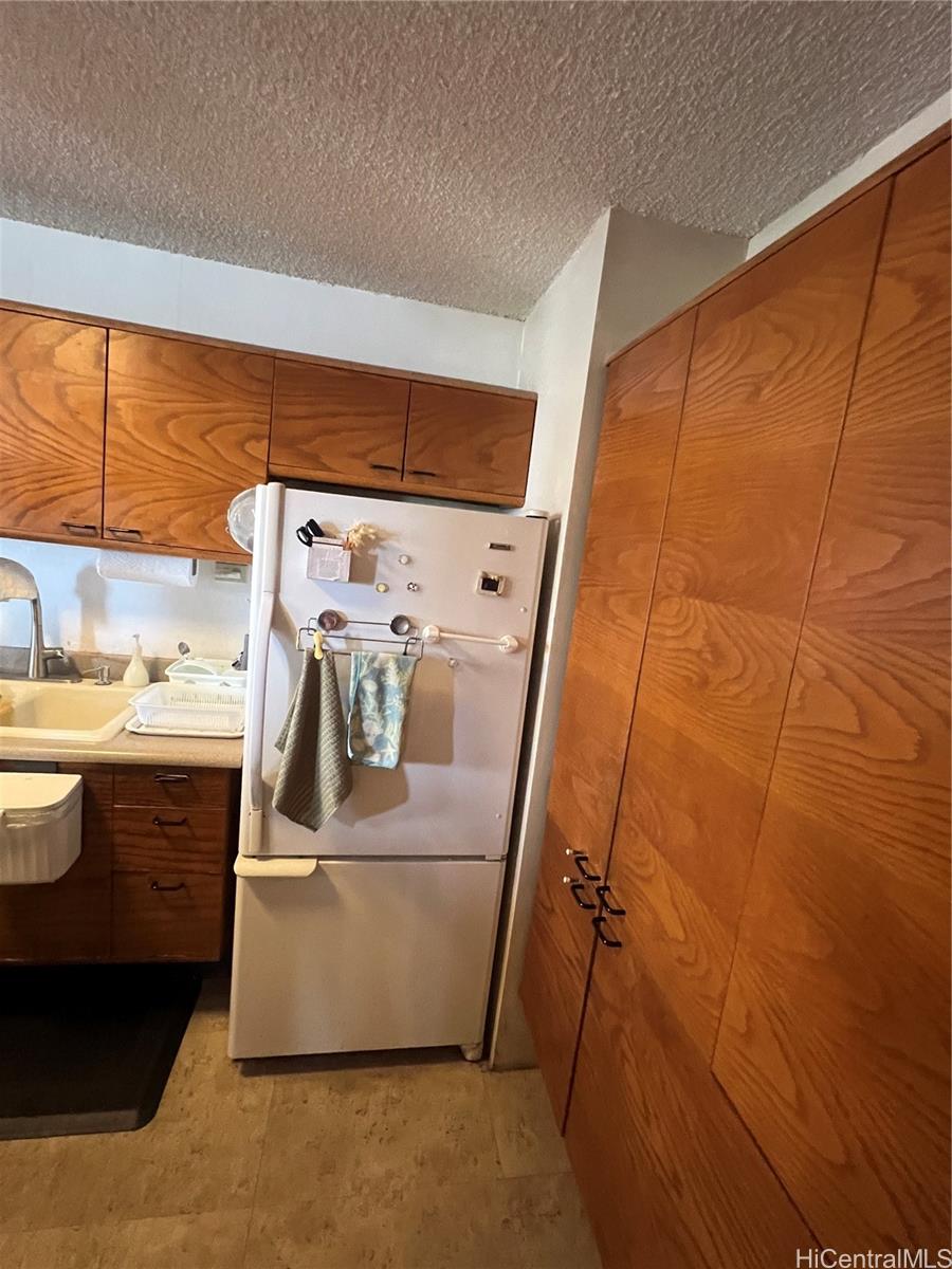 Photo 6 of 25