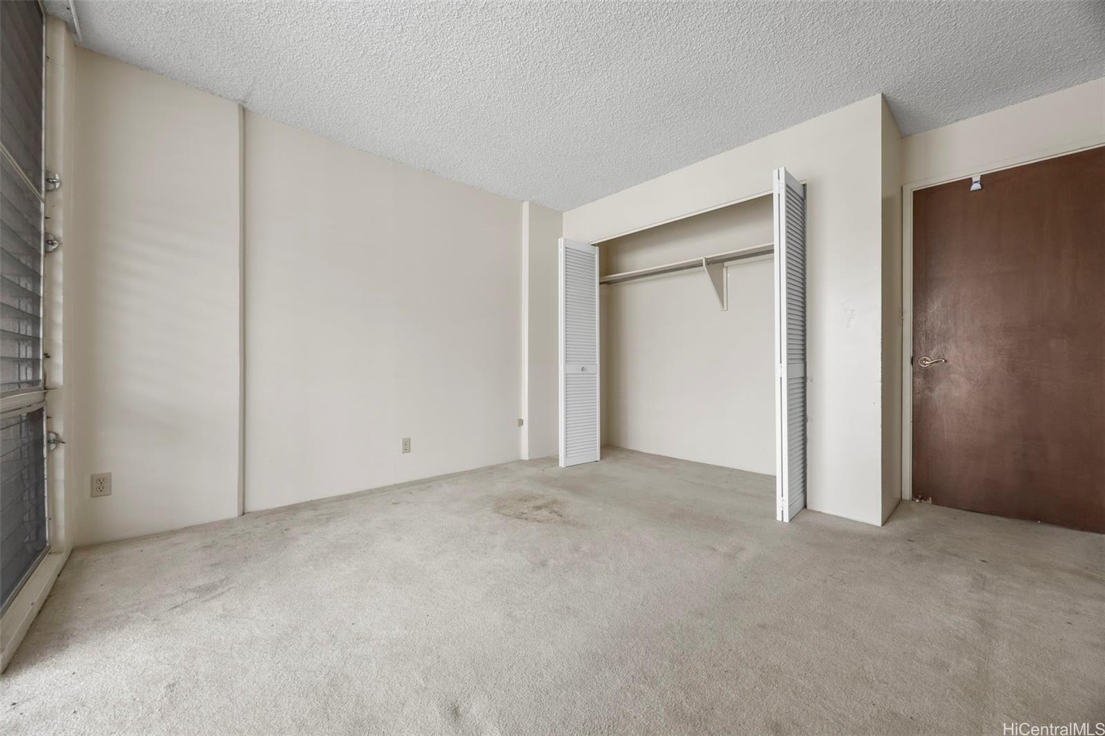 Photo 19 of 25