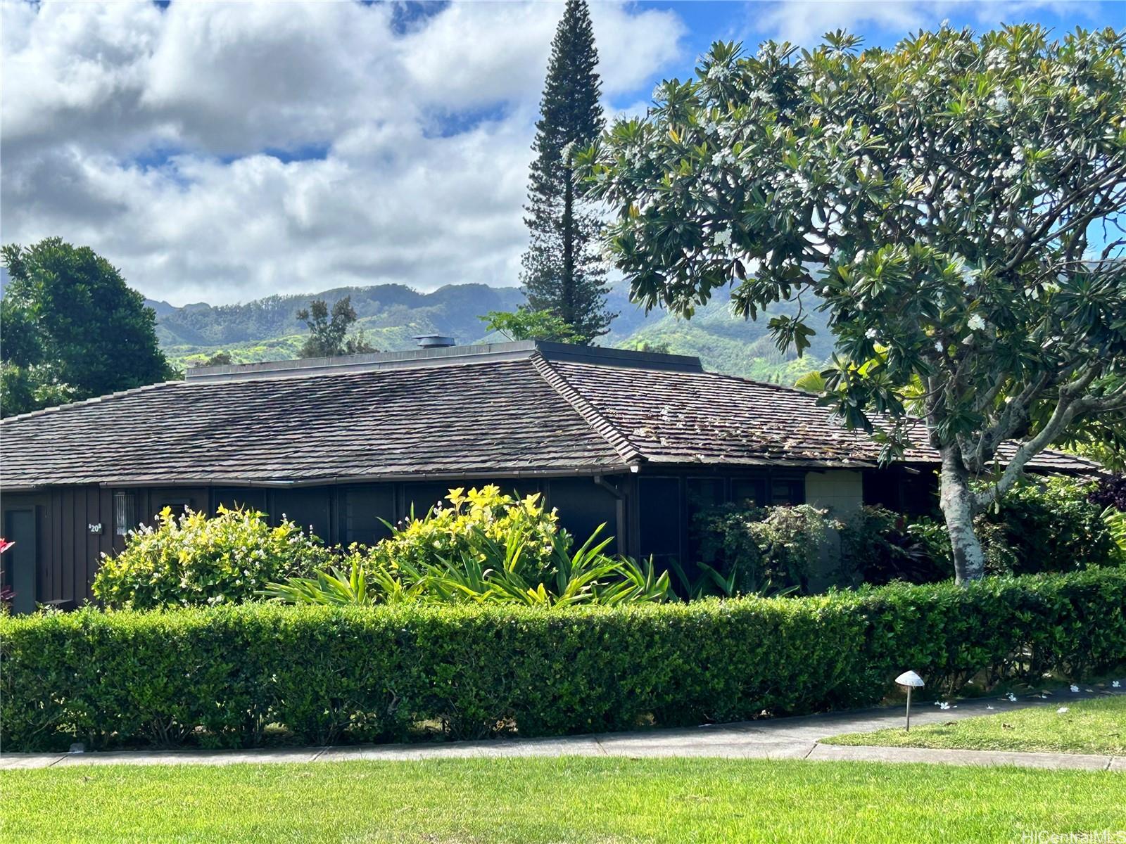 Photo 2 of 18